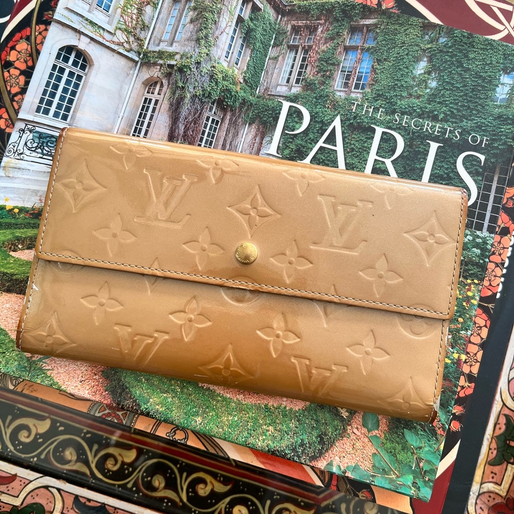 Louis Vuitton vernis wallet